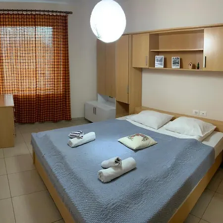 Sol 3 Apartmán Tirana